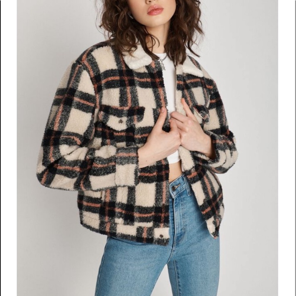 NWT Levi’s Plaid Ex Boyfriend Sherpa Trucker Jacket / XS